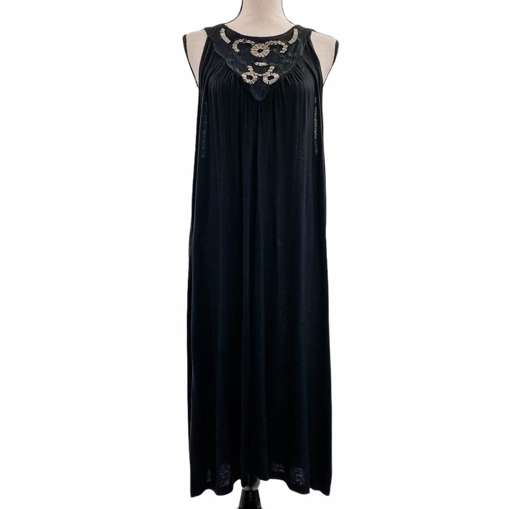 FOREVER Woman Black Embellished Sleeveless Dress